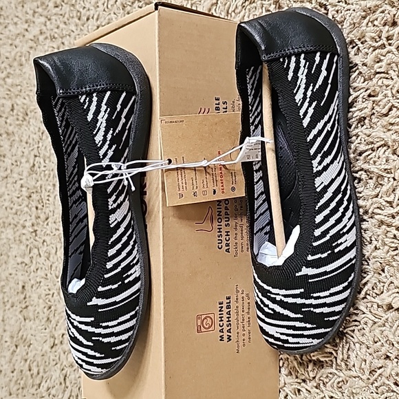 NEW in Box Dearfoams Comfort Misty Ballet Flat Black & White Washable 6 Foam - Picture 6 of 8